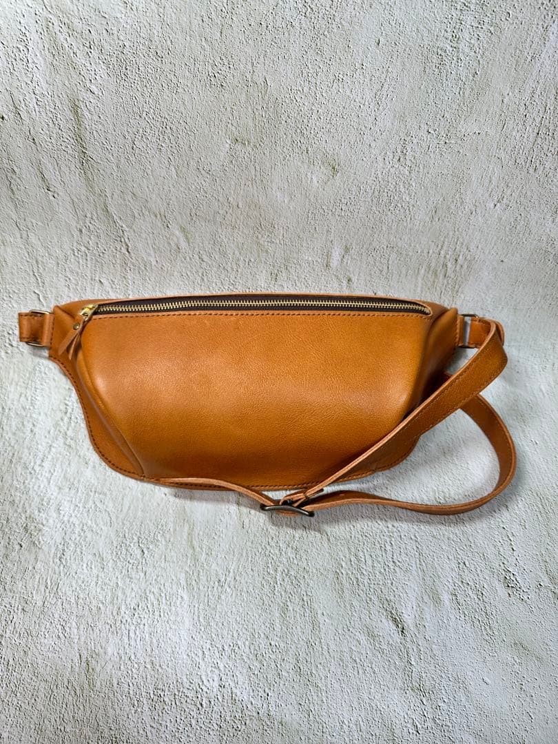 ボディーバック本革