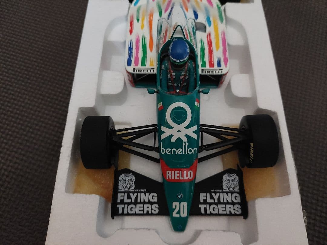 1/18 ミニチャンプス ベネトン  B186 1986 G.ベルガー