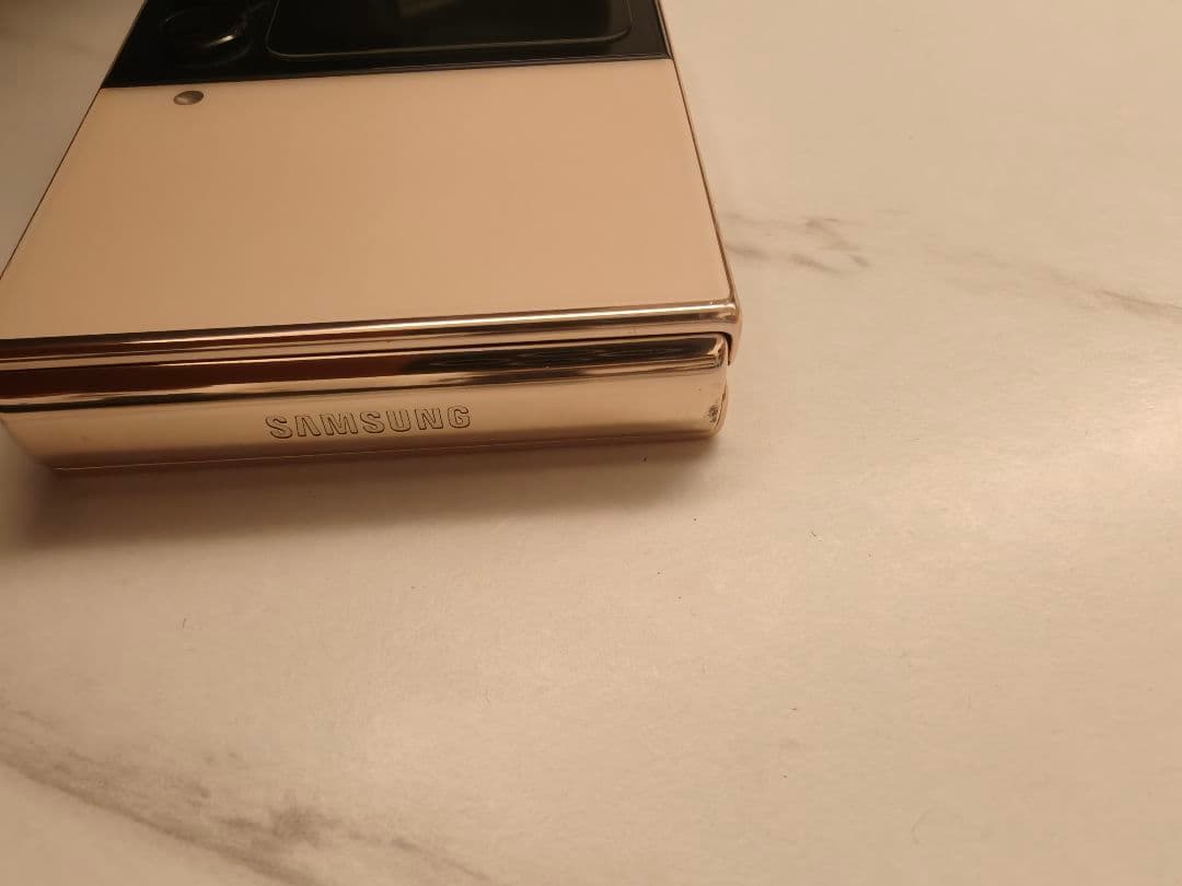 Garaxy Z flip4 美品