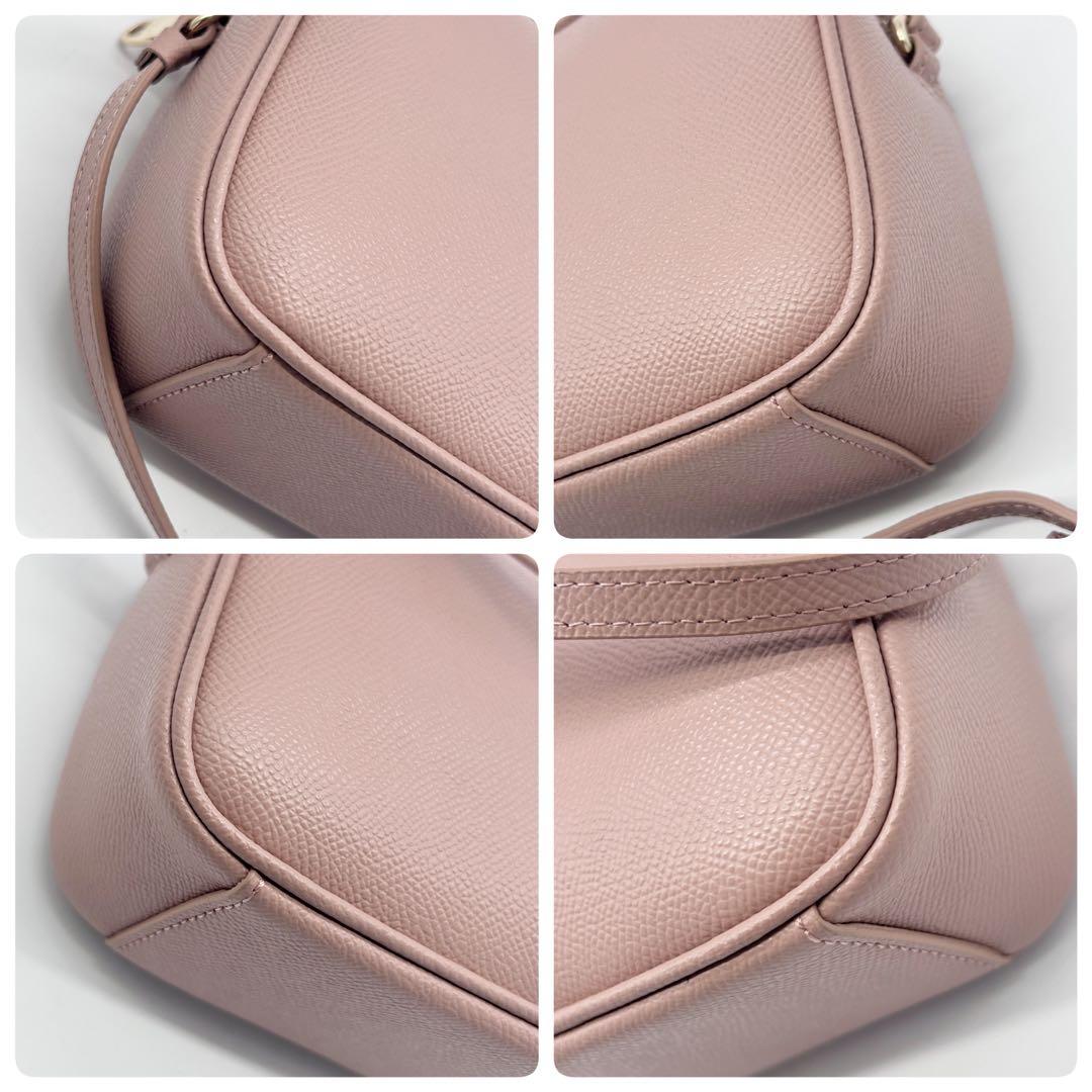 C226 未使用級 フルラ リリー レザー カメラバッグ ピンク系 2層 金具