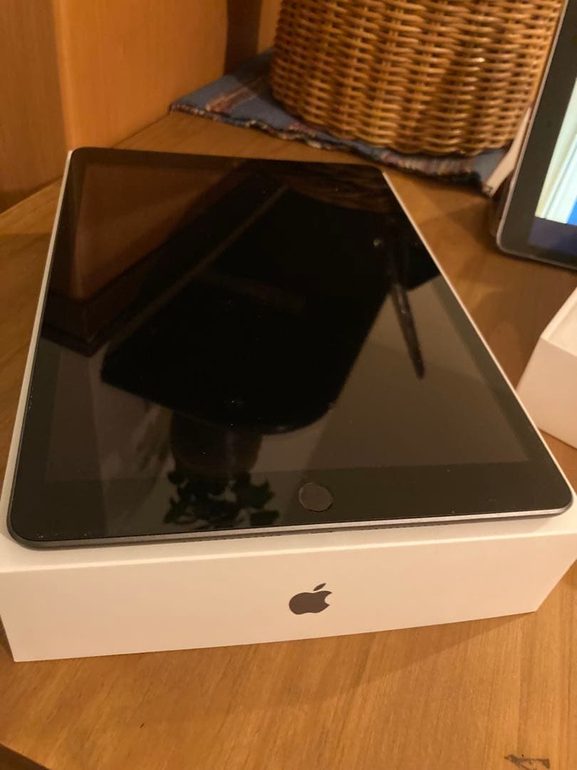 【美品】Apple iPad 第9世代スペースグレー 64GB【最大容量91%】