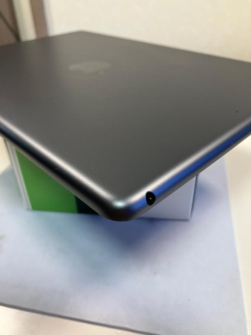 iPad 第9世代　64GBグレー　Wi-Fiモデル　カバーガラス付