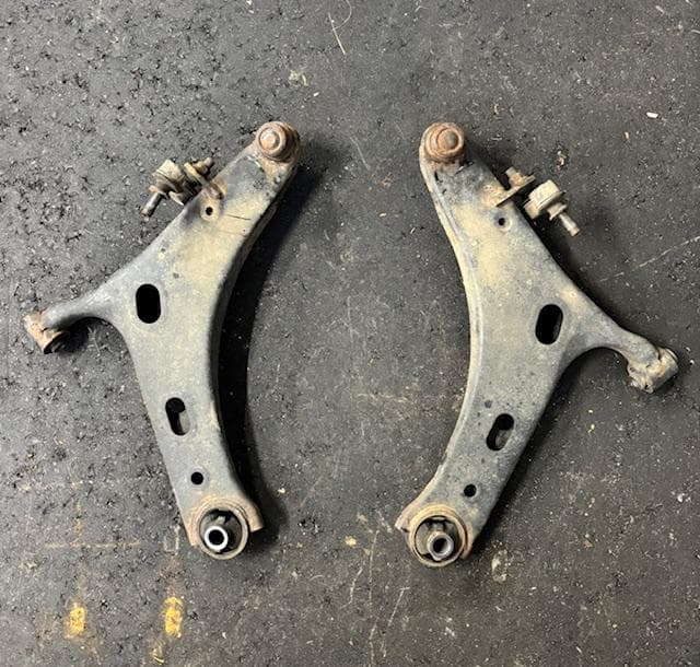 ◆オニー様◆sj5 スバル フォレスター フロントロアアーム ◆