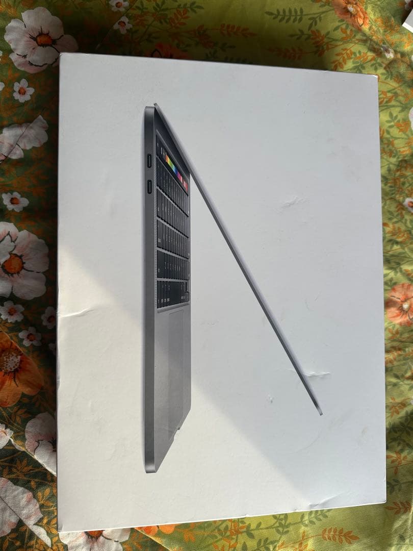 MacBook Pro 13インチTouch Bar2018年電源入らず部品取り