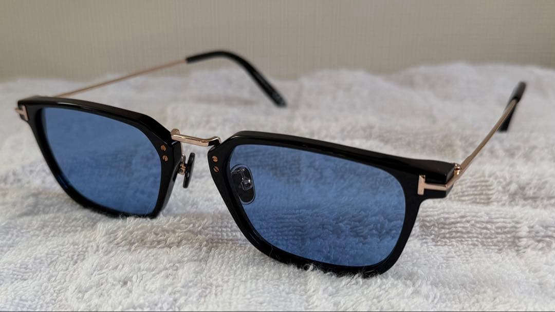 トムフォード TOM FORD TF1042D 01V 52サングラス