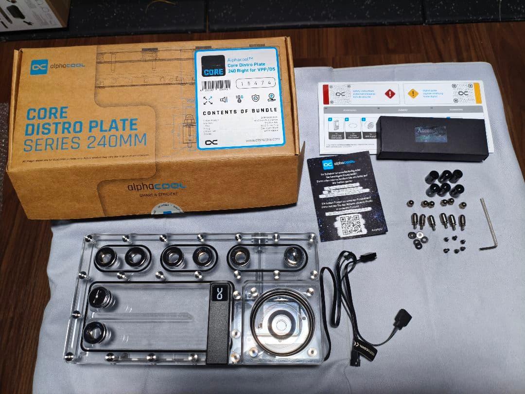 PC用ファン・クーラー Alphacool Core Distro Plate 240 Right