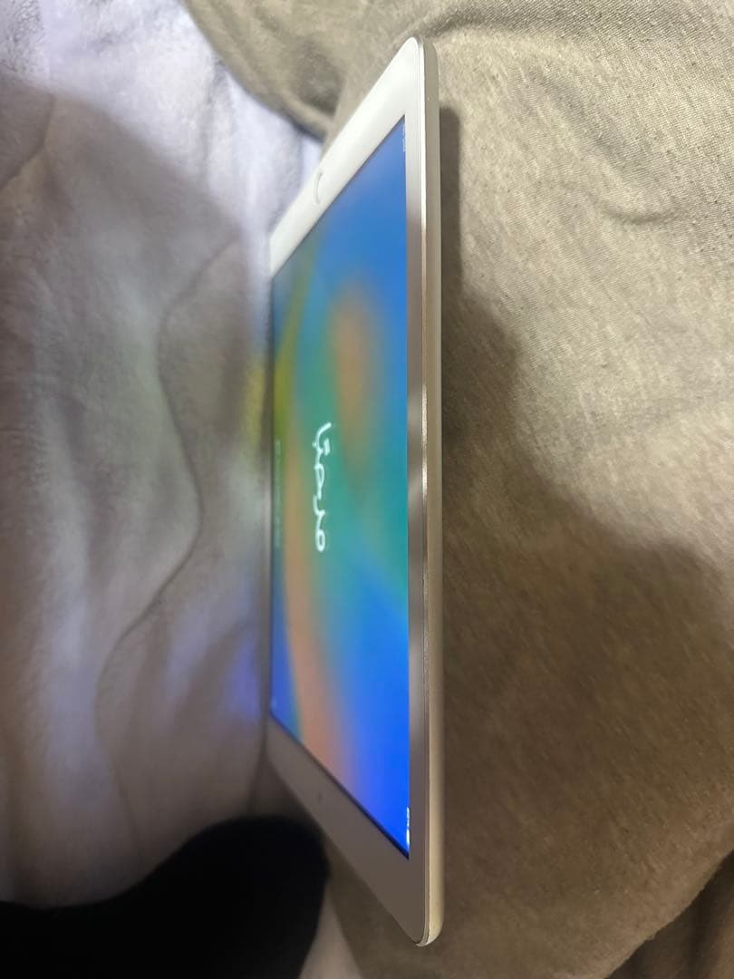 iPad（第5世代）Wi-Fi + Cellular：A1823 128GB