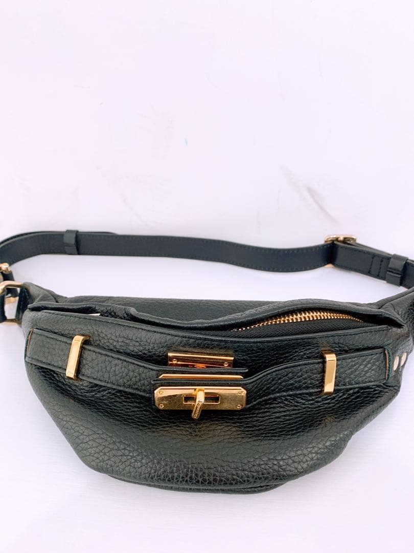 最終週末お値下げ‼️ SITA PARANTICA　シボ革ボディバッグブラック美品