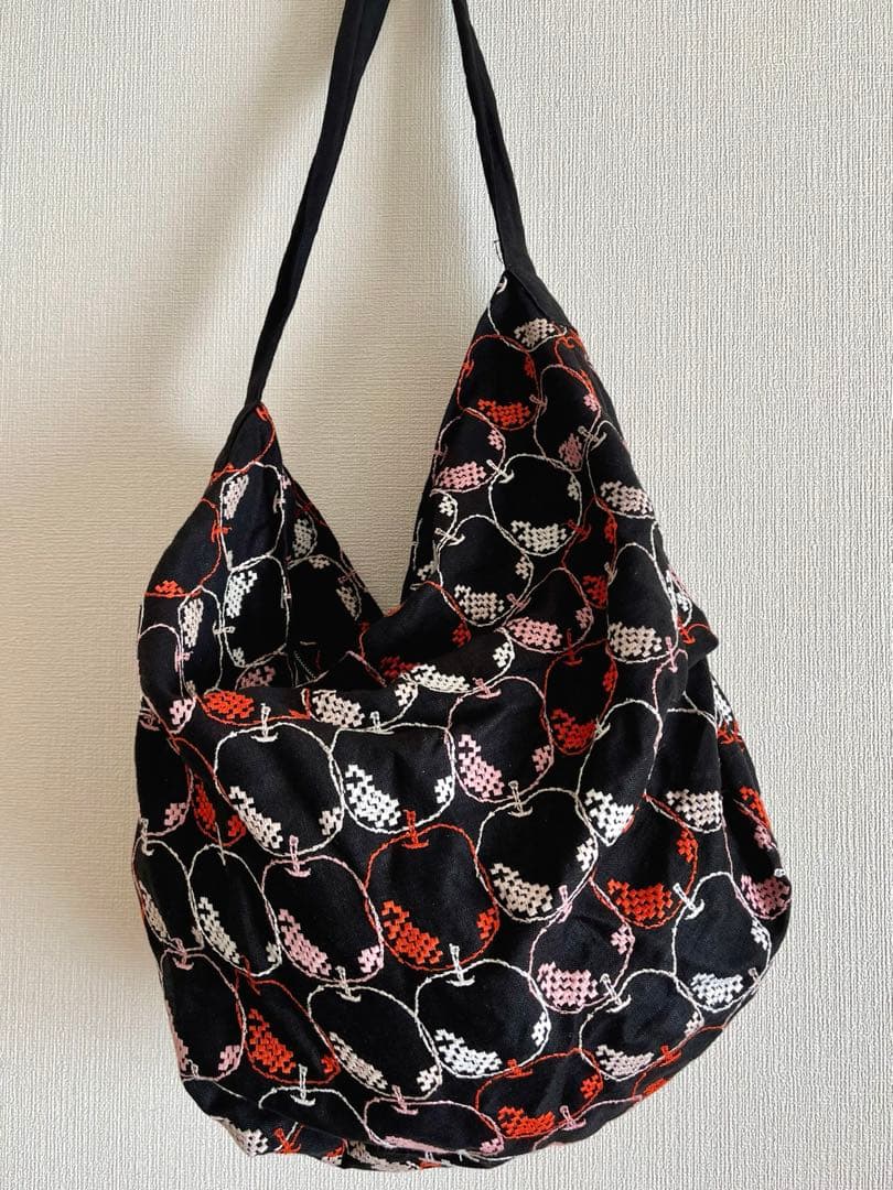 美品 ミナペルホネン ショルダーバッグ mela りんご 2way ボディバッグ