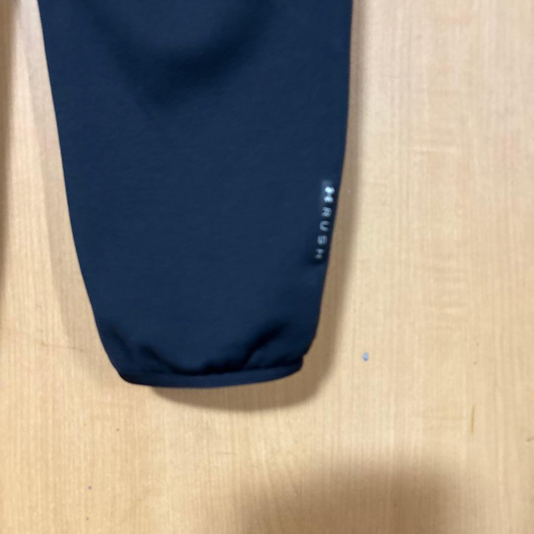 美品　アンダーアーマーRUSHトレーニングウェアセットアップ　M