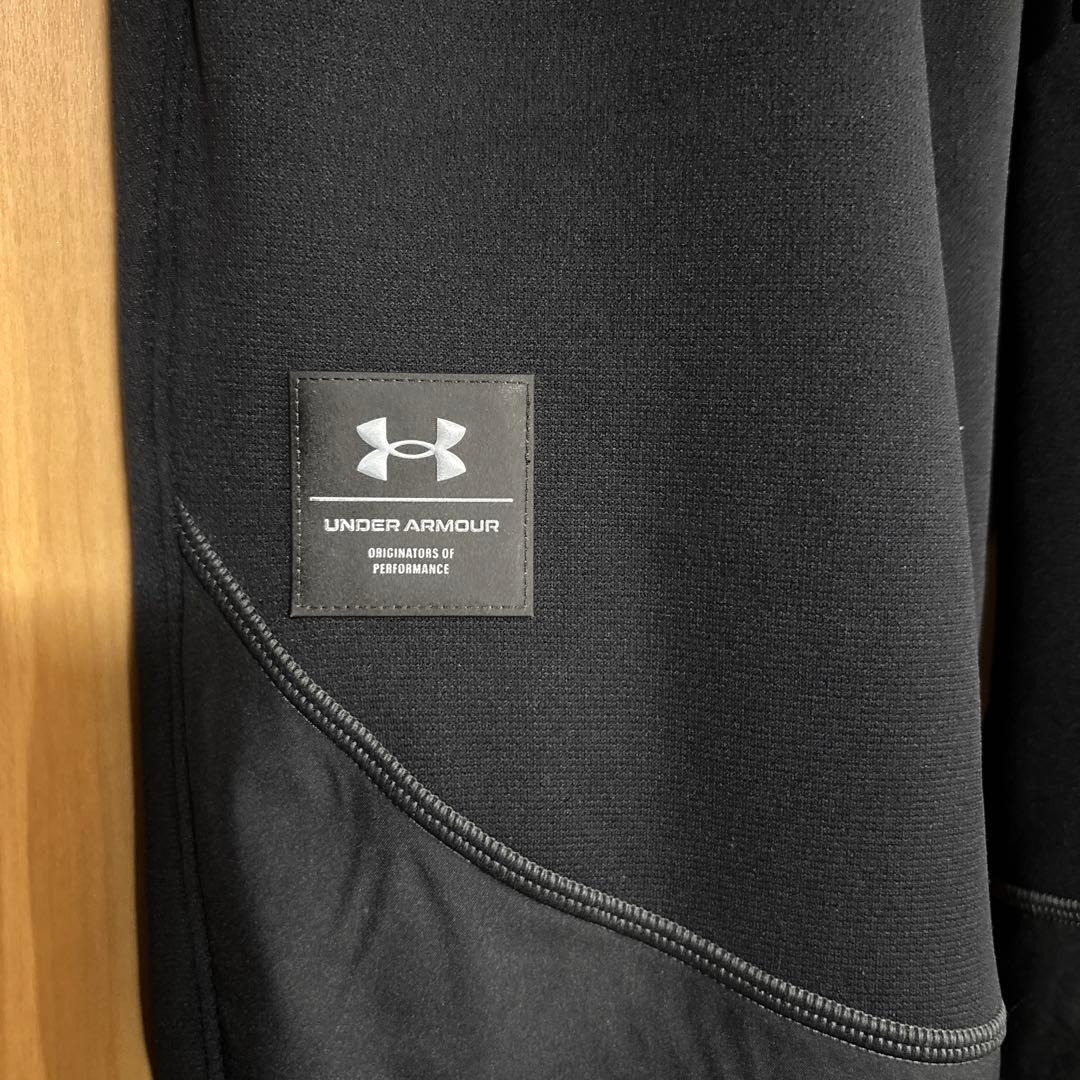 美品　アンダーアーマーRUSHトレーニングウェアセットアップ　M
