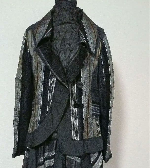 四点セット　エイココンドウ上着　ネロ　スカート　グレーのプリーツインナー　帽子