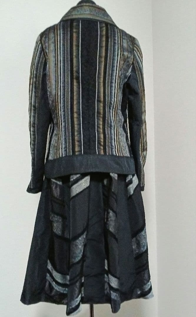 四点セット　エイココンドウ上着　ネロ　スカート　グレーのプリーツインナー　帽子