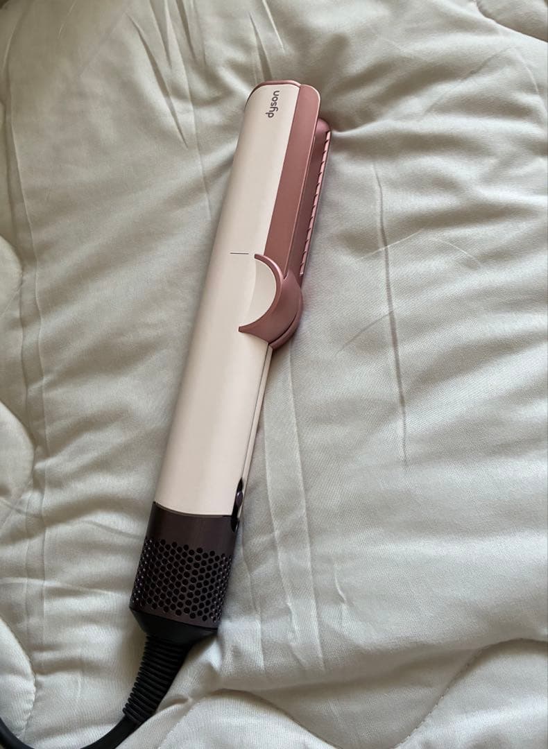 ダイソン　ヘアストレイトナー