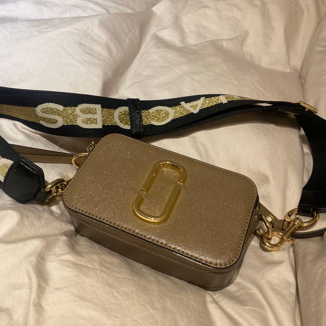 マークジェイコブス　スナップショット　ゴールド