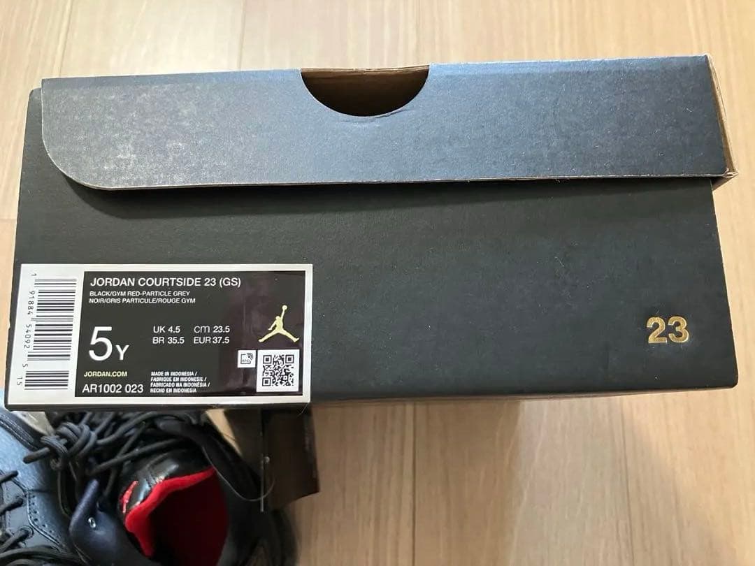 NIKEナイキ AIRジョーダンコートサイド　23.5㎝新品未使用タグ付き箱付き