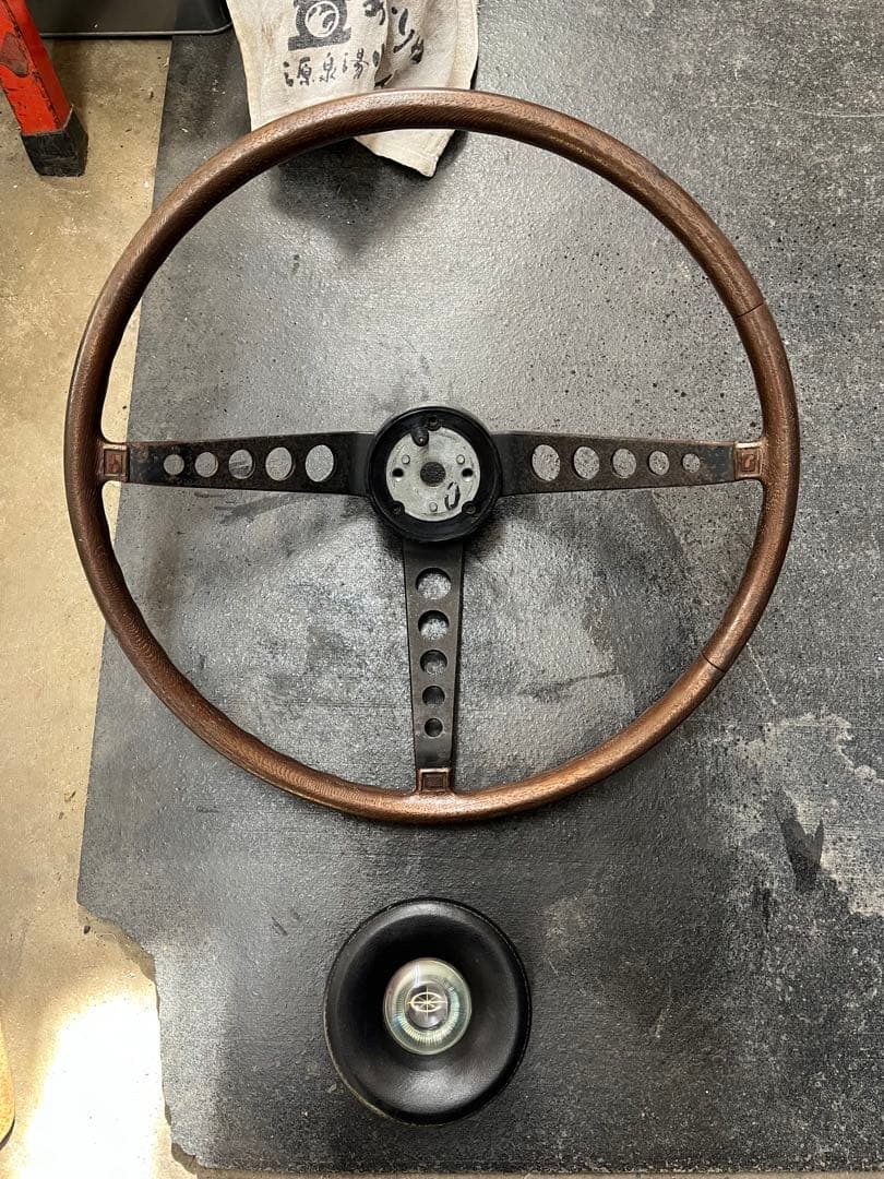 トヨタ　コロナマークⅡ RT72 ステアリングホイール