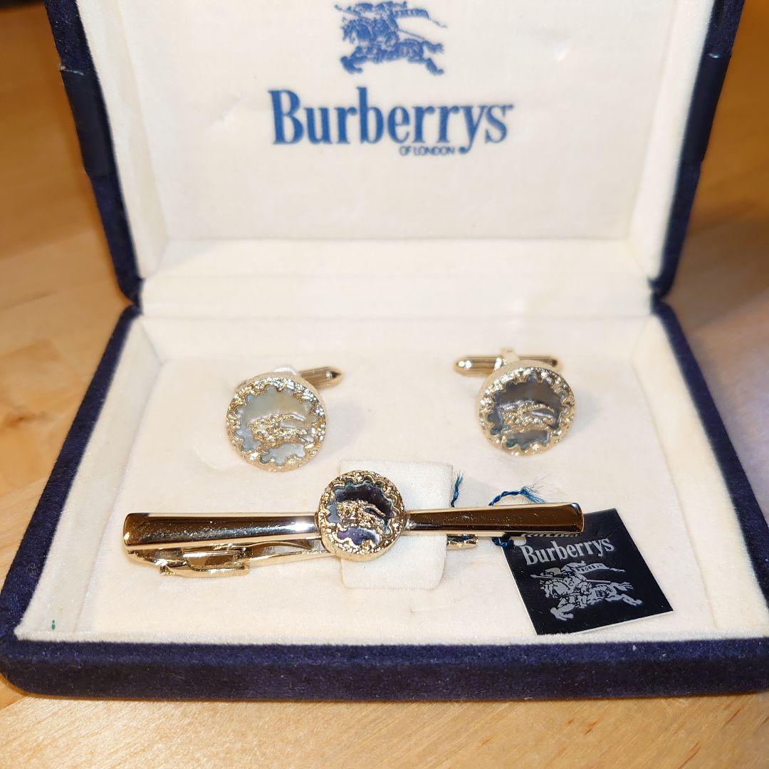 Burberry★ ネクタイピン カフスボタン3点セット 外箱付き