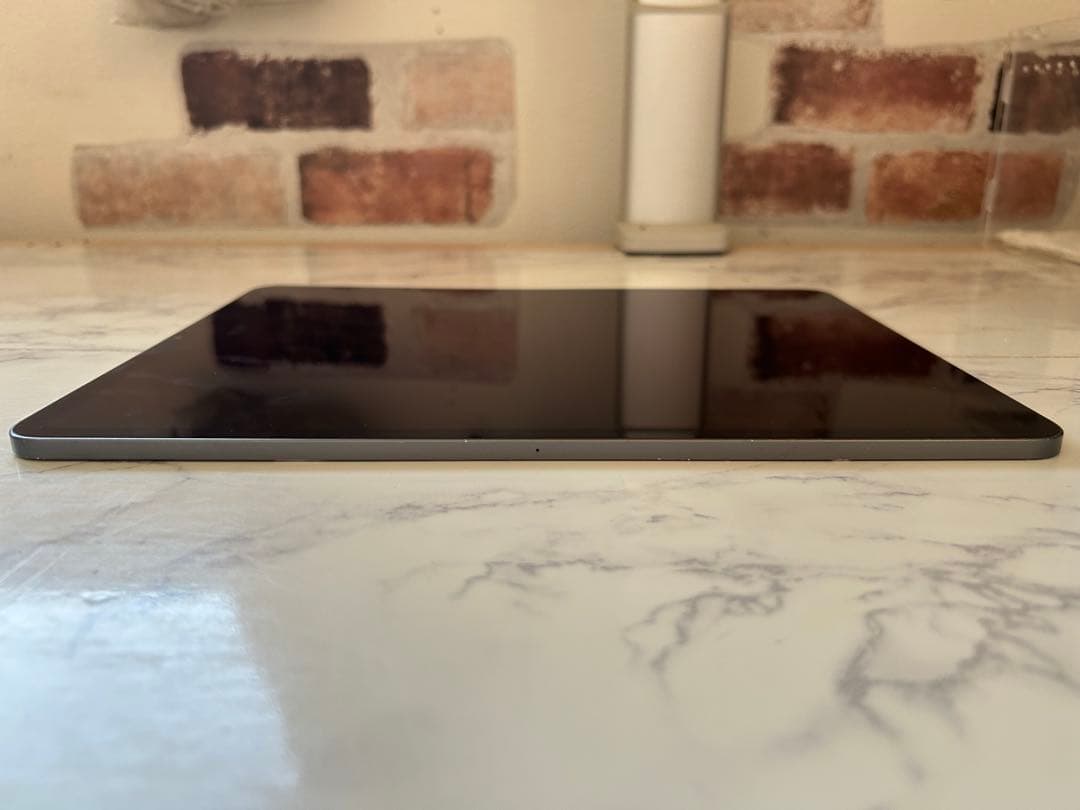 ipad pro 12.9 インチ 第3世代 64gb