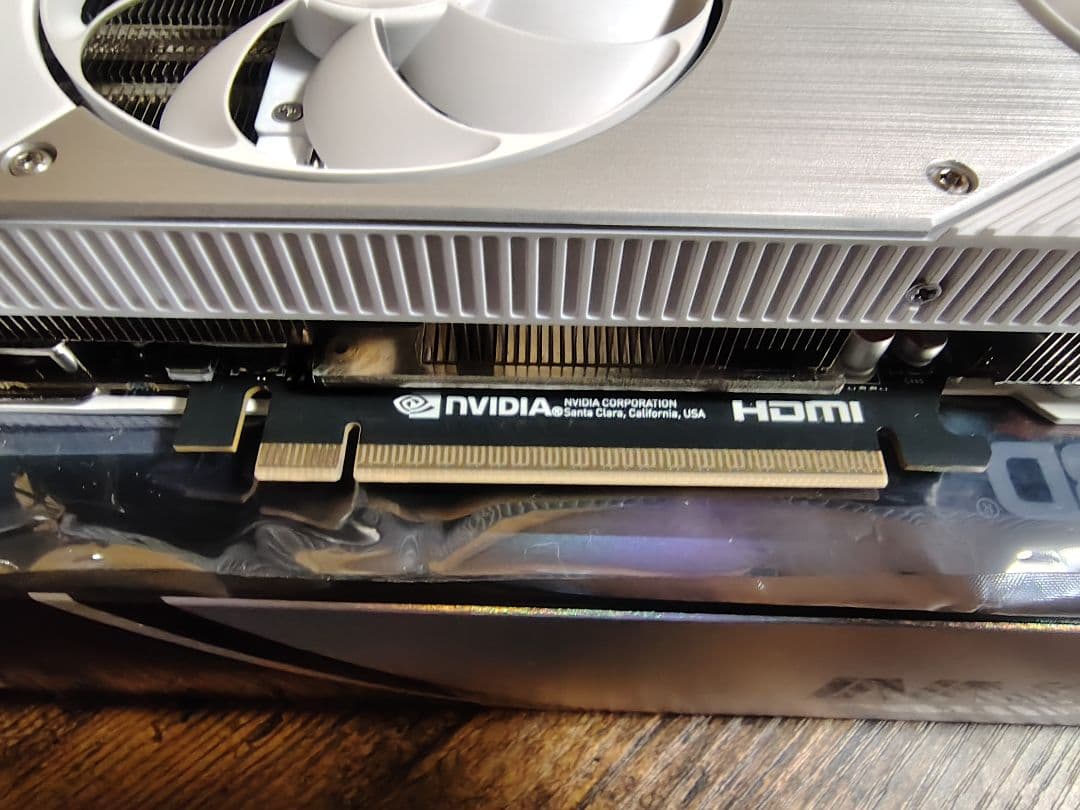 グラフィックボード・グラボ・ビデオカード INNO3D GeForce RTX 5070 TWIN X2 OC WHITE