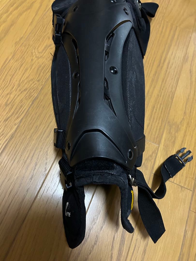 【中古】Wilson 硬式用　球審レガース（フットガード ブラック）