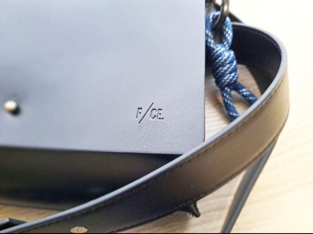 F/CE. テックレザー ベルトポーチ　ブラック