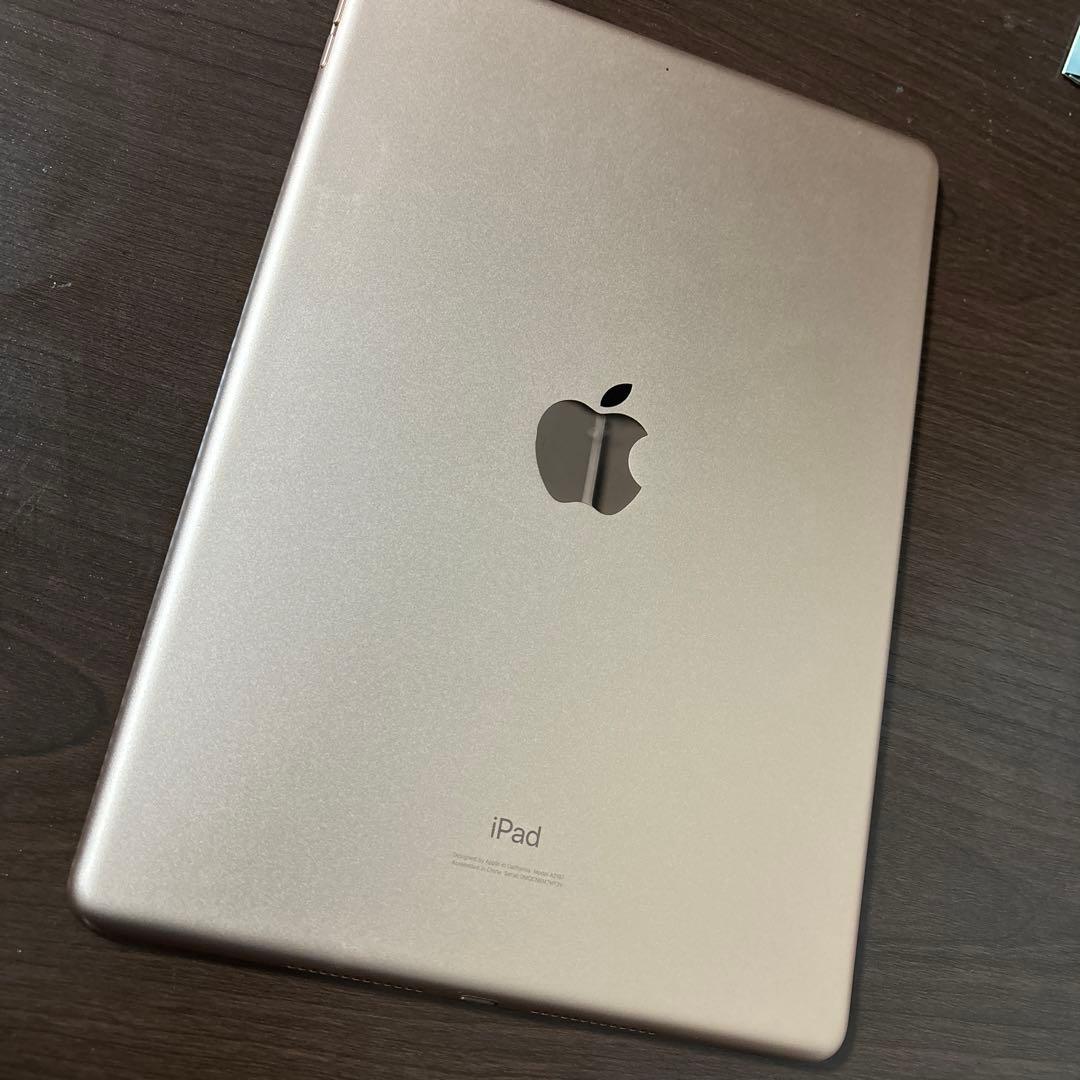 iPad 第７世代　128GB ゴールド　本体のみ