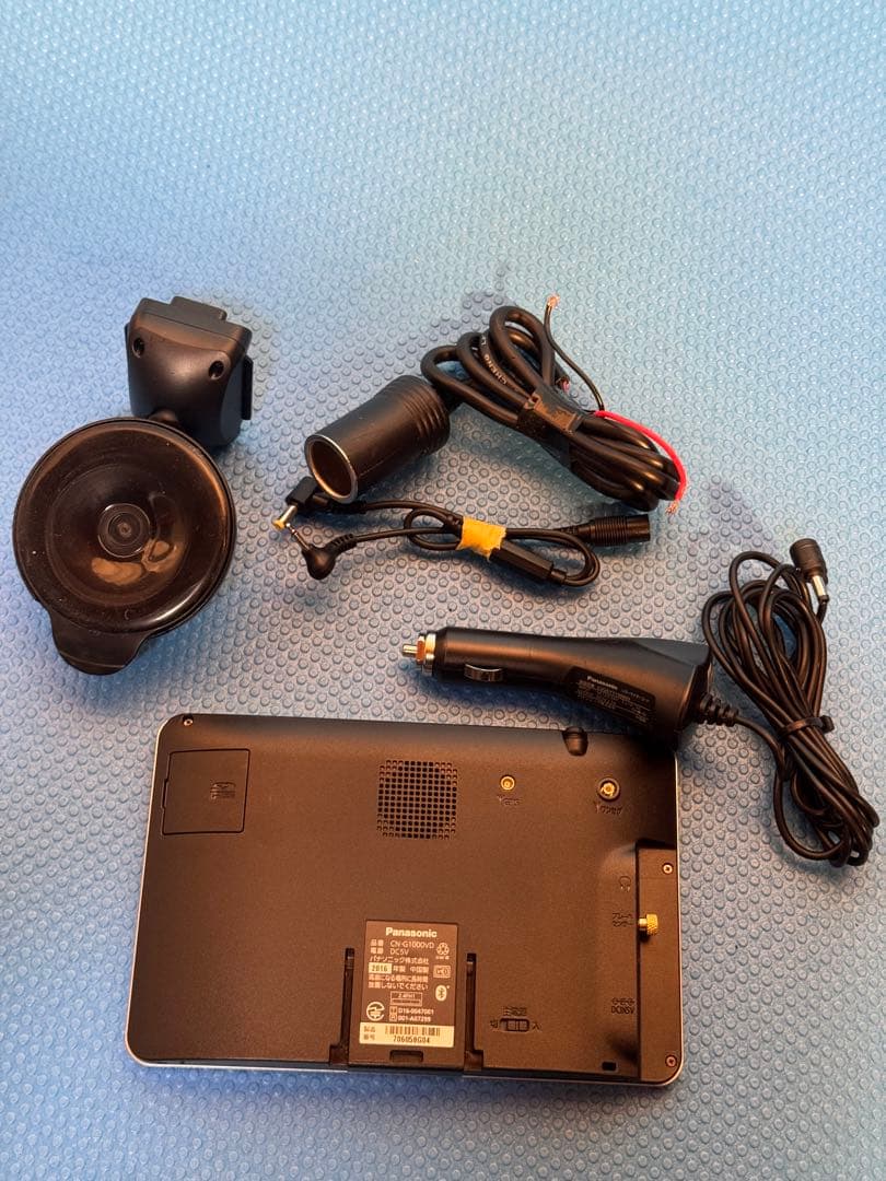 CN-G1000VD パナソニック　ポータブルナビ　2016年