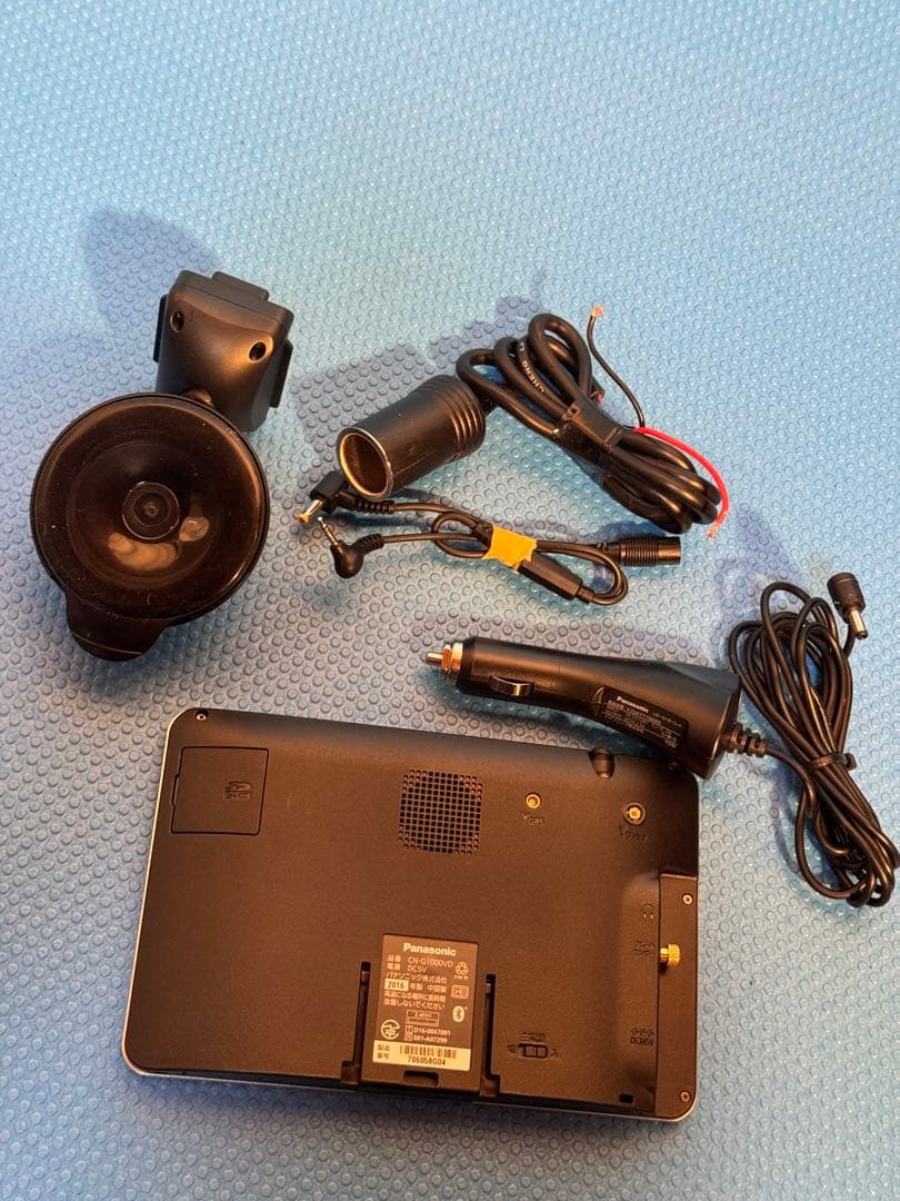 CN-G1000VD パナソニック　ポータブルナビ　2016年