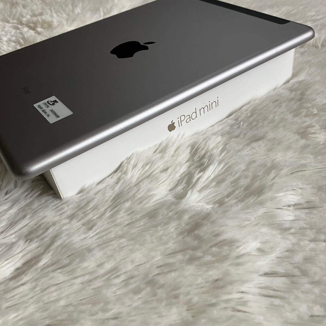 【完動品】iPad 第5世代 128GB SIMフリー 【すぐ発送】【付属品】