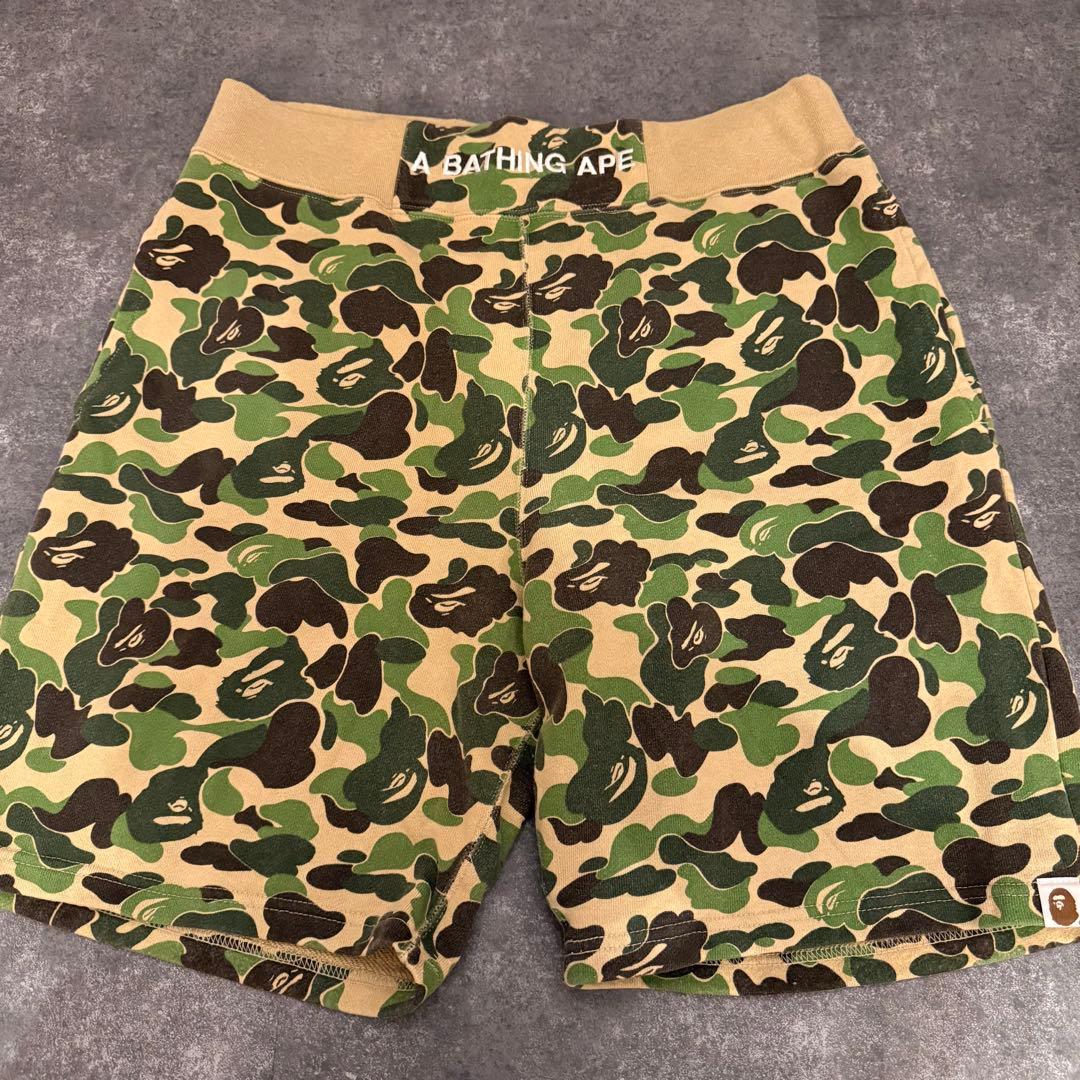 A BATHING APE  アベイシングエイプ　ハーフパンツ　カモフラ