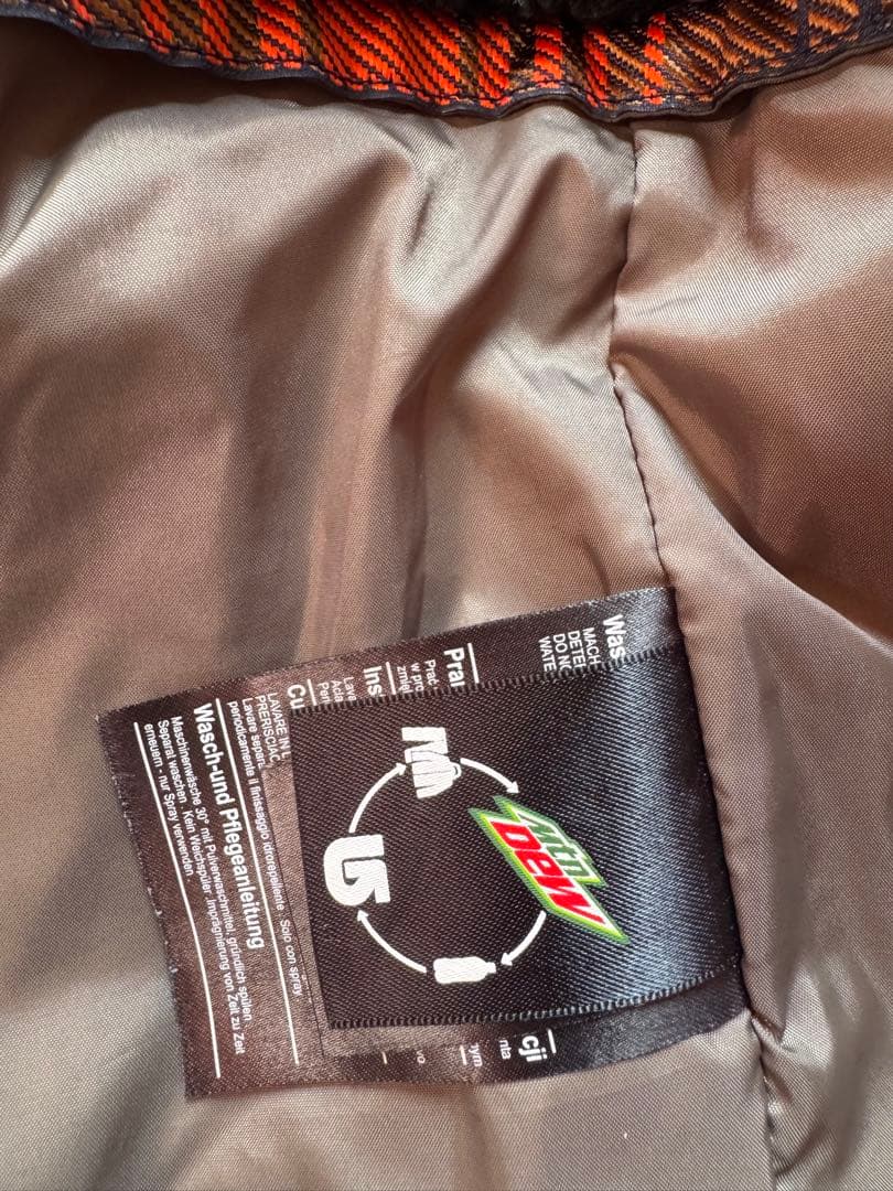 BARTON 迷彩柄　スノーボードウエア　XS(男性サイズ)