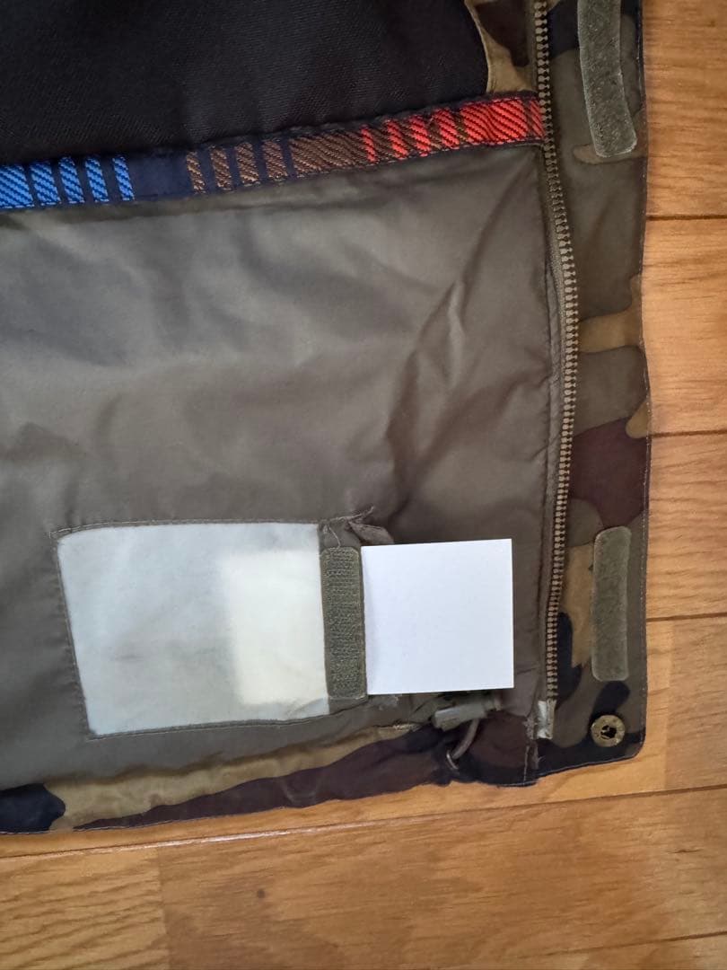 BARTON 迷彩柄　スノーボードウエア　XS(男性サイズ)