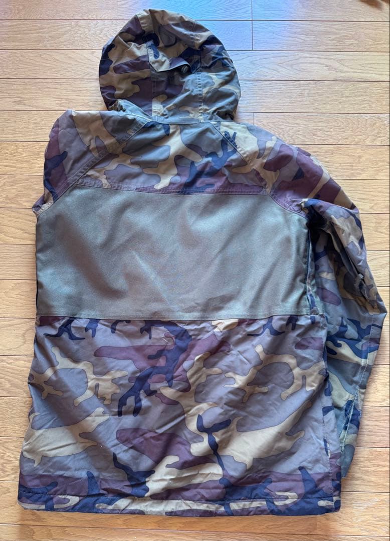 BARTON 迷彩柄　スノーボードウエア　XS(男性サイズ)