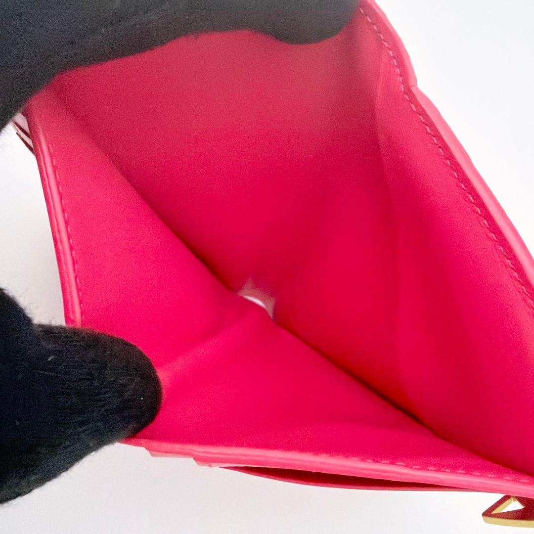 ボッテガヴェネタ イントレチャート 二つ折り財布 ピンク 749940 RFID