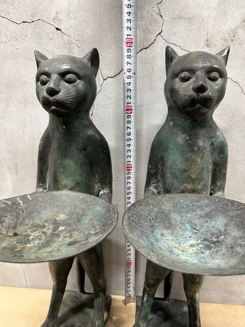 アンティーク青銅　お皿を持った猫