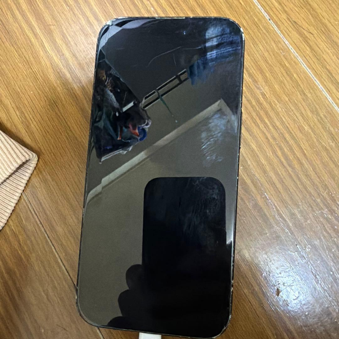 Apple iPhone 15ブラック