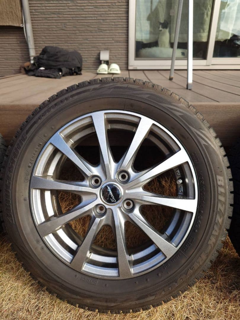 ブリヂストンスタッドレスタイヤ185/60R15値下げしました