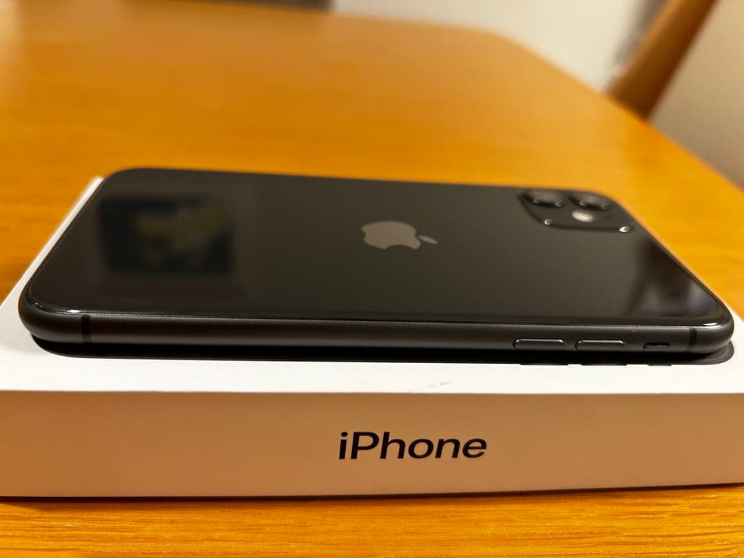Apple iPhone 11 ブラック 本体