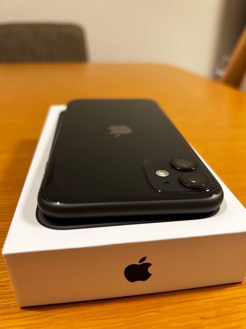 Apple iPhone 11 ブラック 本体
