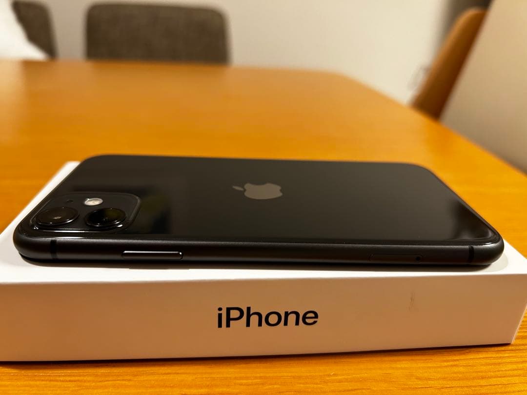 Apple iPhone 11 ブラック 本体