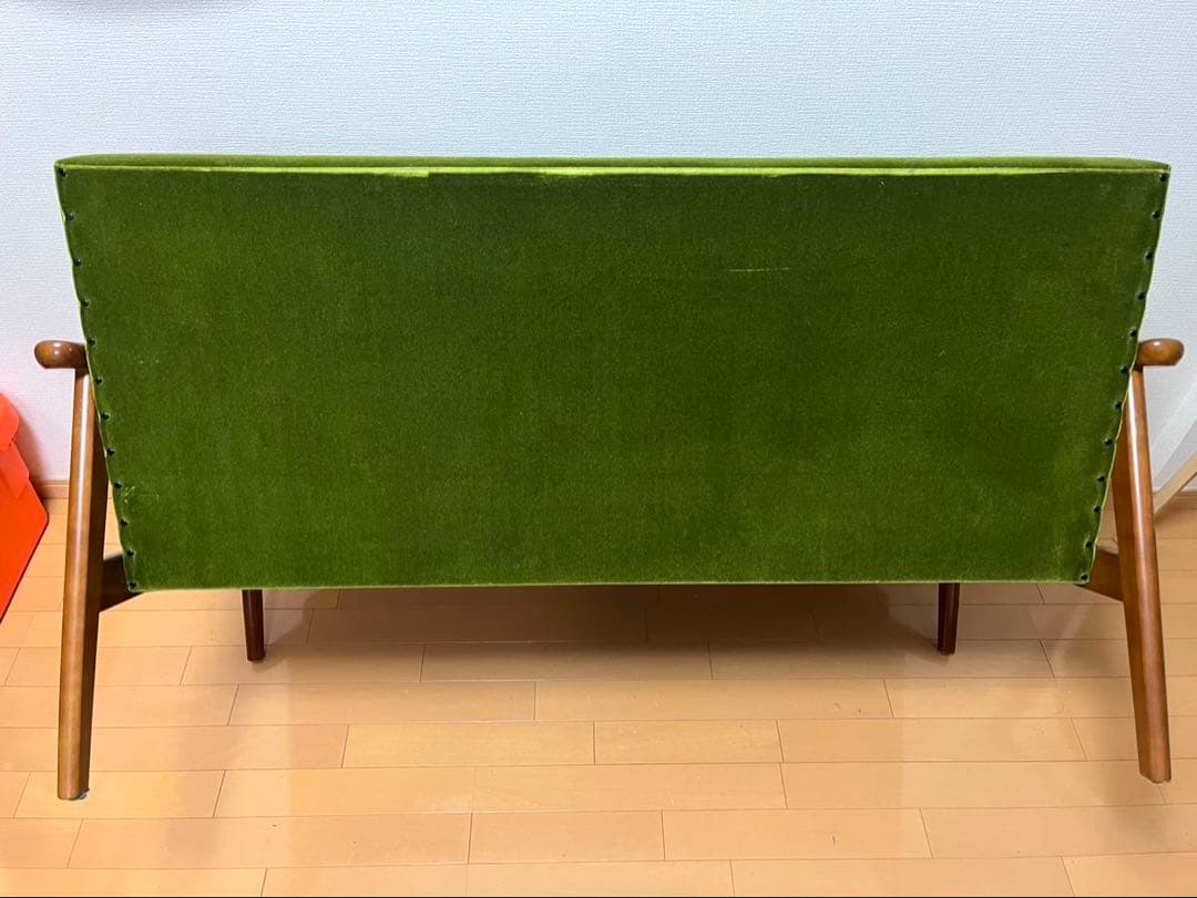 カリモク 60kチェアミッドセンチュリー 緑 ベルベットソファ 2人掛け