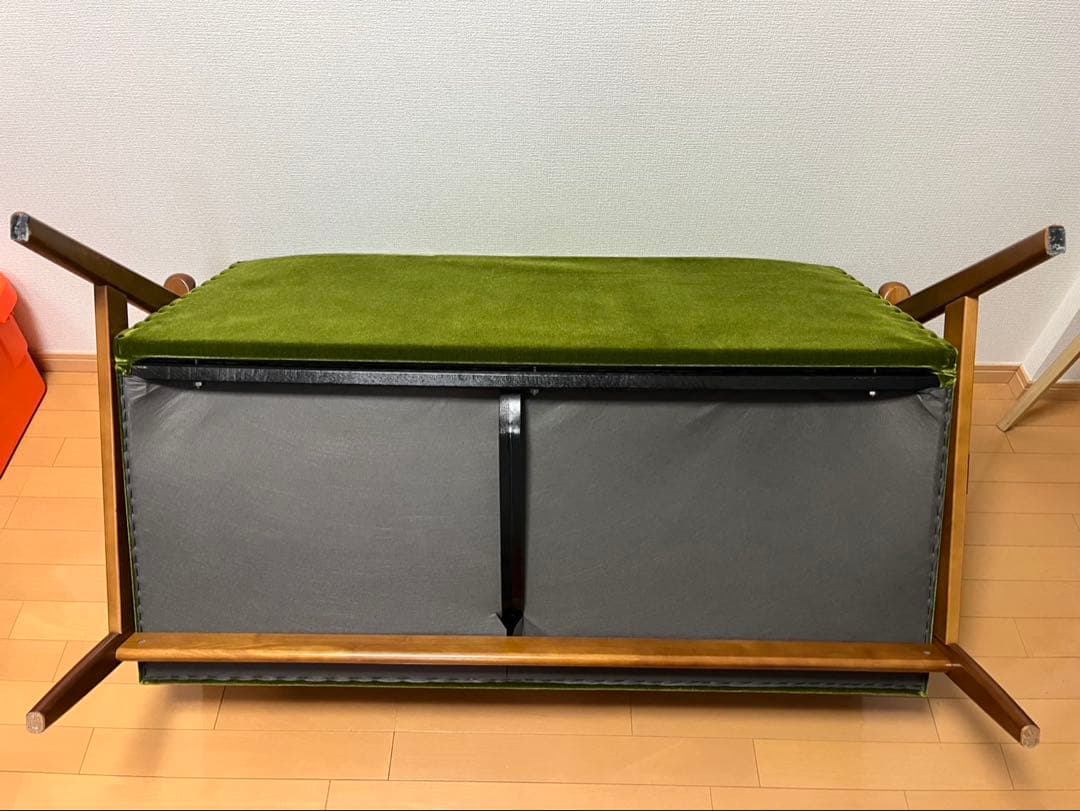 カリモク 60kチェアミッドセンチュリー 緑 ベルベットソファ 2人掛け