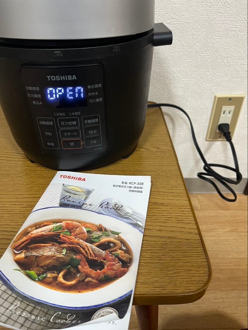 美品✨✨RCP-30R 東芝電気圧力鍋