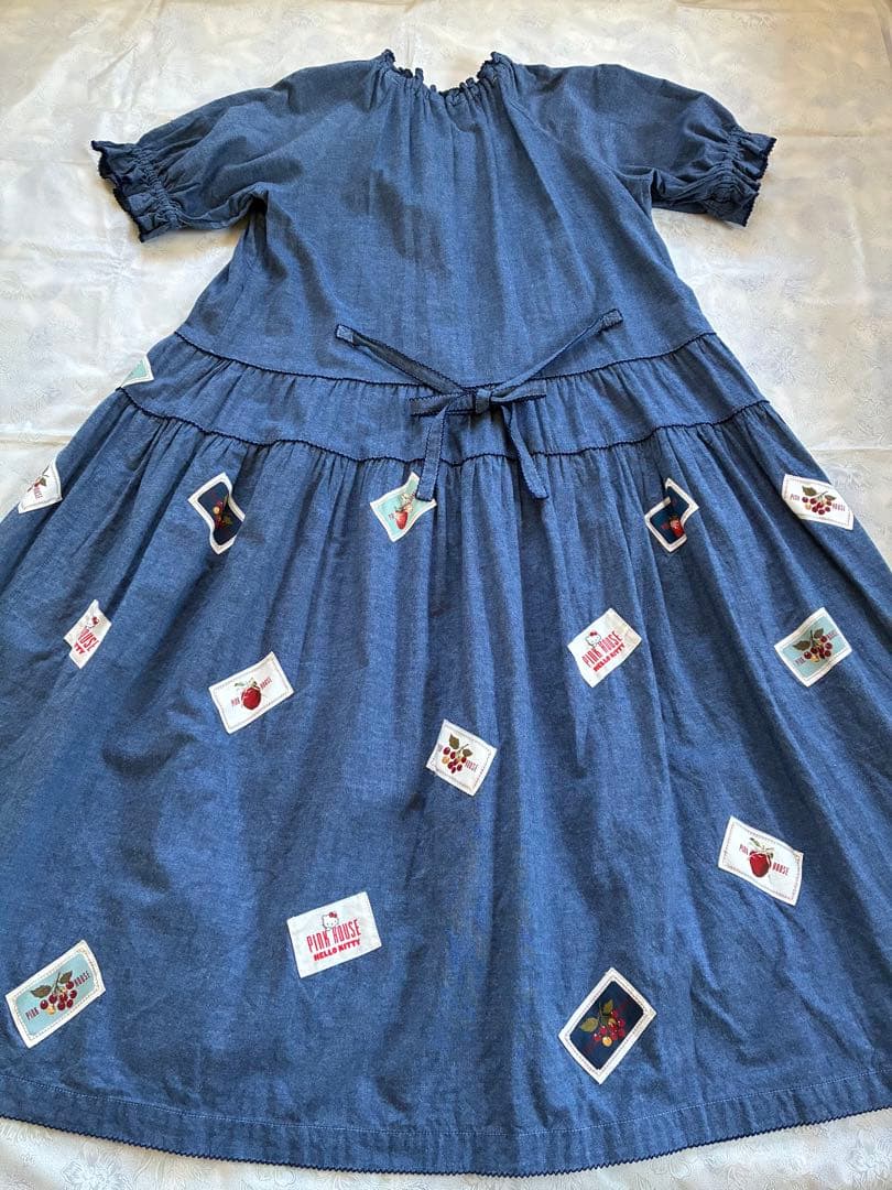ピンクハウス❤️【美品】キティちゃんコラボのワッペンがたくさんミディ丈ワンピース❤️