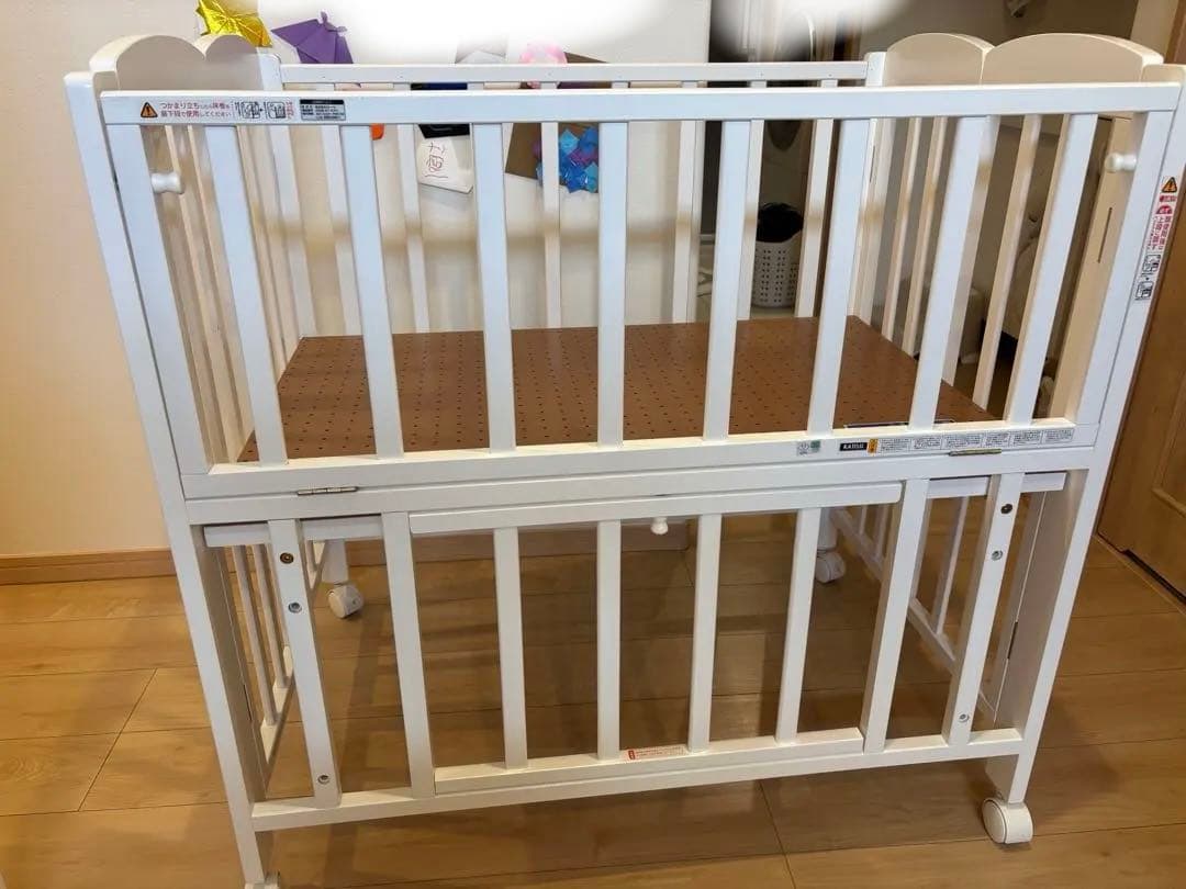 KATOJI カトージ　ベビーベッド　ホワイト　木製