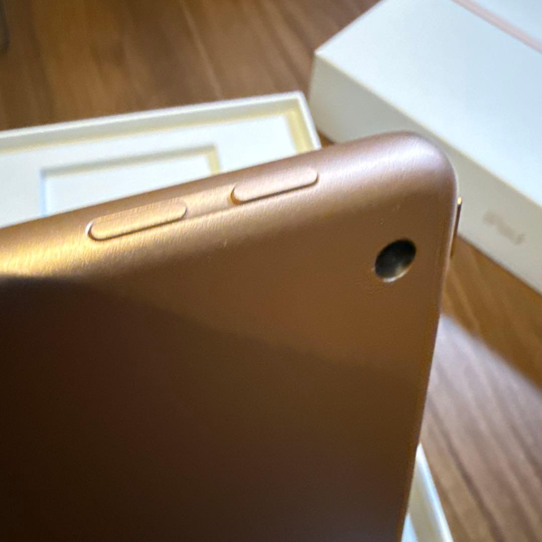 Apple iPad 第6世代 本体 128GB Wi-Fiモデル ゴールド