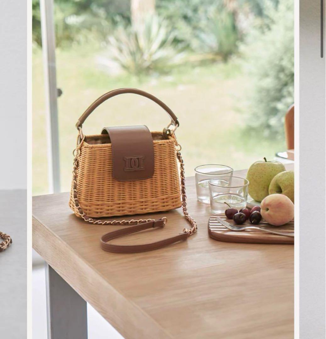 【新品未開封】ロゴレザーラタンバッグ ベージュ Darich