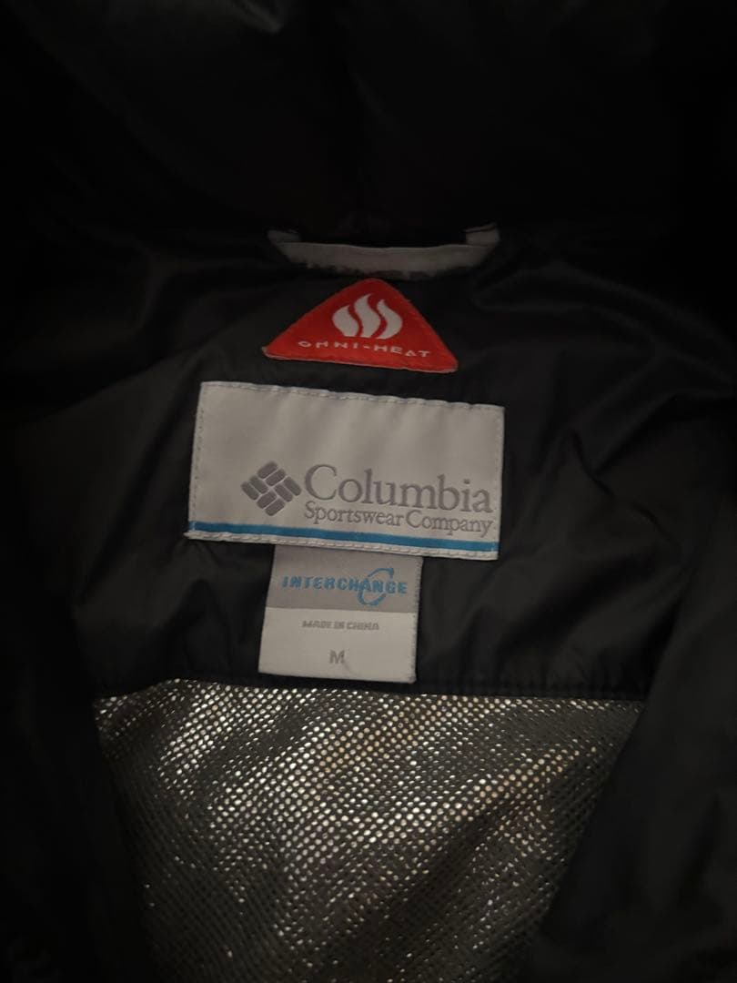 【美品】 Columbia ブラック パフ ダウンジャケット ライトダウン M