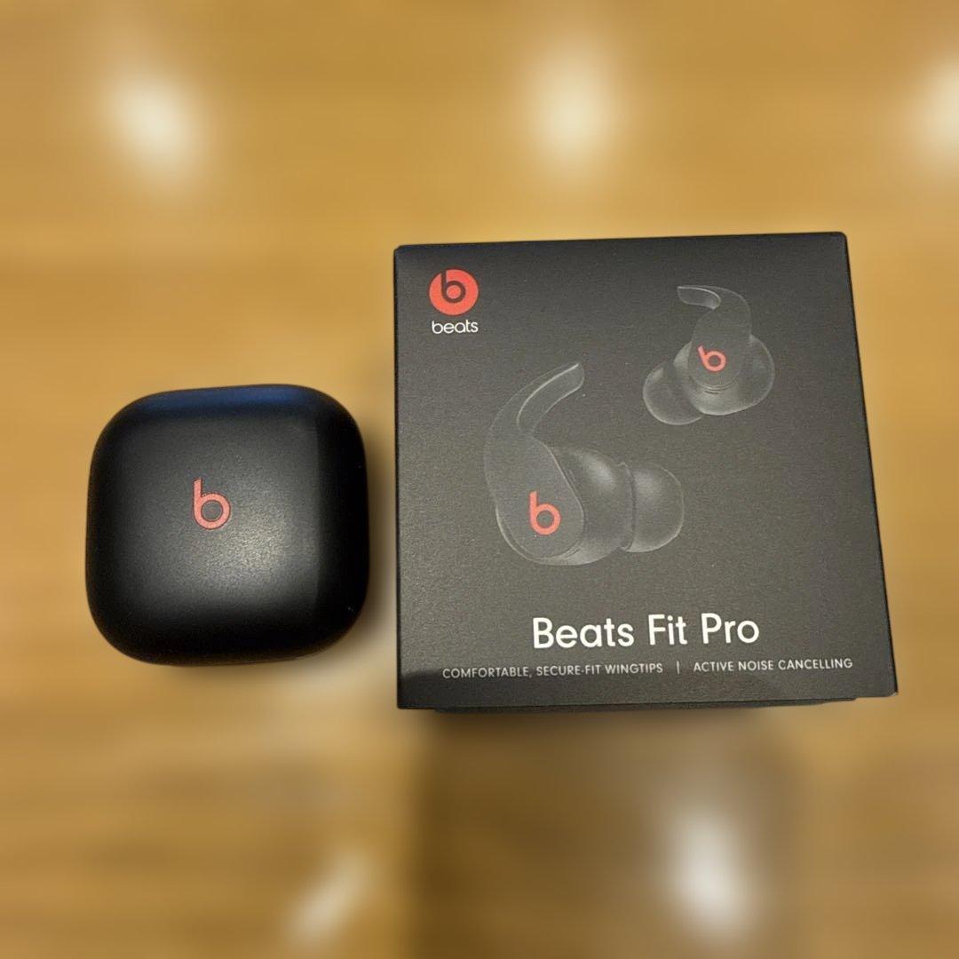 イヤホン Dr. Dre Beats Fits Pro